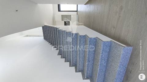 Moradia v4 com piscina,urb.espartal-aljezur