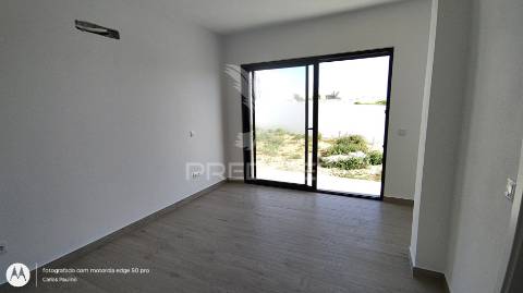 Moradia v4 com piscina,urb.espartal-aljezur