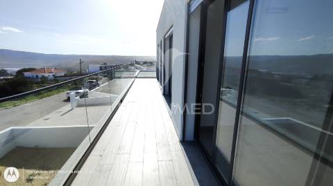 Moradia v4 com piscina,urb.espartal-aljezur