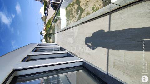 Moradia v4 com piscina,urb.espartal-aljezur