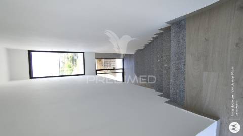 Moradia v4 com piscina,urb.espartal-aljezur