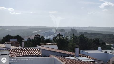 Moradia v4 com piscina,urb.espartal-aljezur