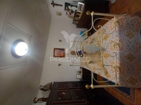 Casa de aldeia com quintal