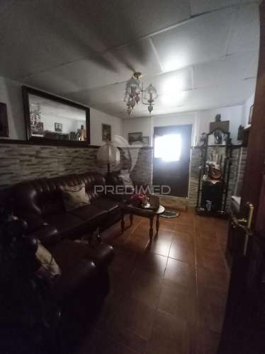 Casa de aldeia com quintal