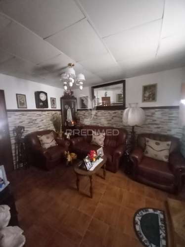 Casa de aldeia com quintal