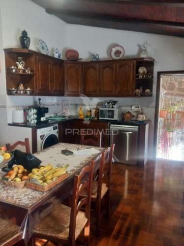 Casa de aldeia com quintal