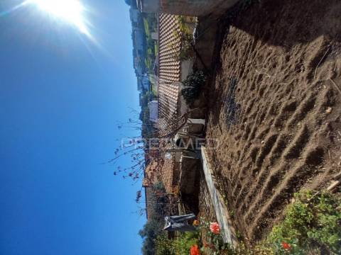 Casa de aldeia com quintal