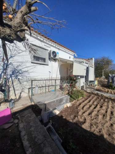 Casa de aldeia com quintal