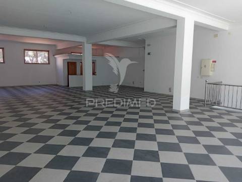 Loja para comércio - porto de mós