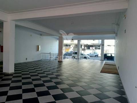 Loja para comércio - porto de mós