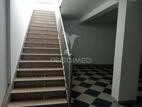 Loja para comércio - porto de mós