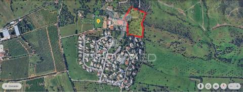 Terreno com 2 ruinas com exelente localização