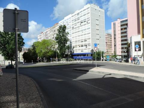 Dois lugares de estacionamento (1+1) - edifício do bocage (barreiro)