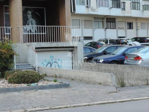 Dois lugares de estacionamento (1+1) - edifício do bocage (barreiro)