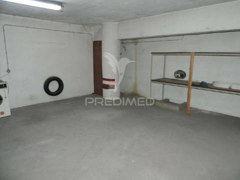 Dois lugares de estacionamento (1+1) - edifício do bocage (barreiro)