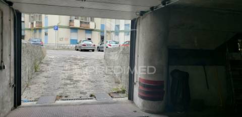 Dois lugares de estacionamento (1+1) - edifício do bocage (barreiro)