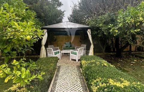 Moradia de luxo com piscina aquecida próximo a sintra