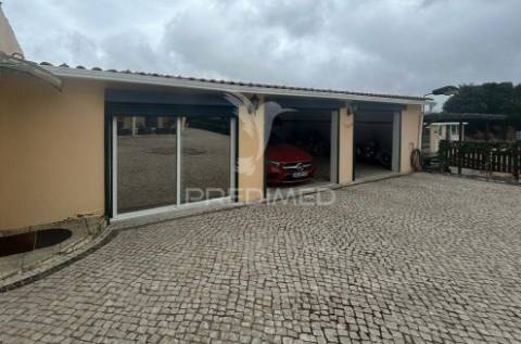 Moradia de luxo com piscina aquecida próximo a sintra