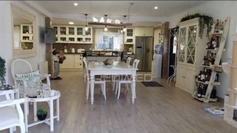 Moradia de luxo com piscina aquecida próximo a sintra