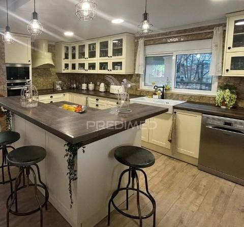 Moradia de luxo com piscina aquecida próximo a sintra