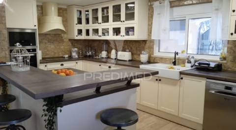 Moradia de luxo com piscina aquecida próximo a sintra