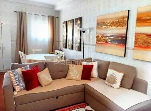 Moradia t5 no centro da vila de amiais de baixo