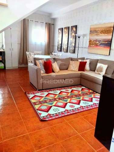 Moradia t5 no centro da vila de amiais de baixo