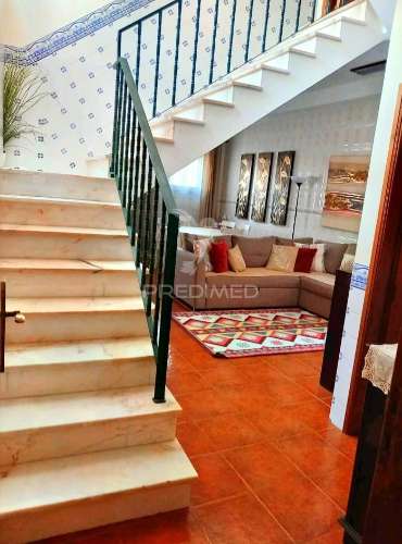 Moradia t5 no centro da vila de amiais de baixo