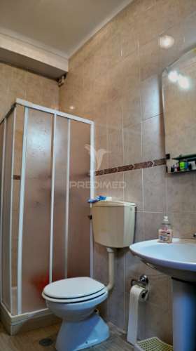 Moradia t5 no centro da vila de amiais de baixo