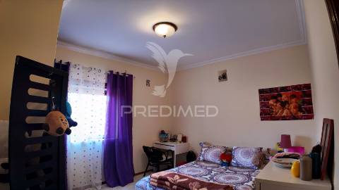 Moradia t5 no centro da vila de amiais de baixo