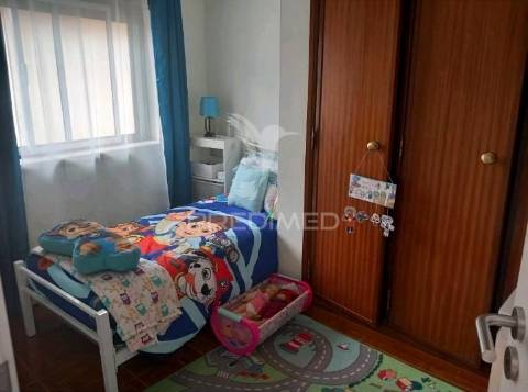 Moradia t5 no centro da vila de amiais de baixo