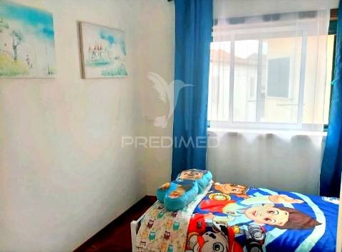 Moradia t5 no centro da vila de amiais de baixo