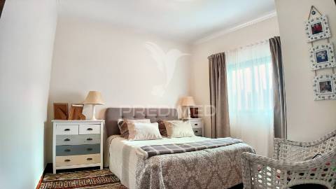 Moradia t5 no centro da vila de amiais de baixo