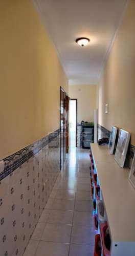 Moradia t5 no centro da vila de amiais de baixo