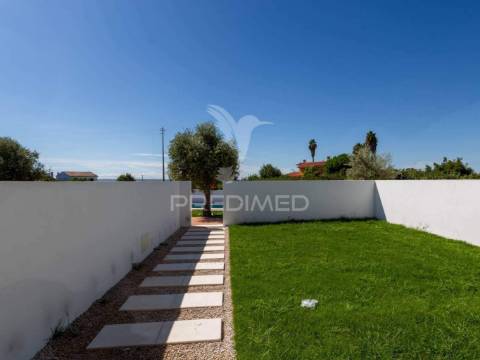 Moradia t4 -condomínio fechado éden entroncamento