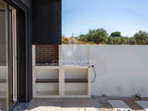 Moradia t4 -condomínio fechado éden entroncamento