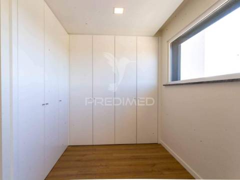 Moradia t4 -condomínio fechado éden entroncamento