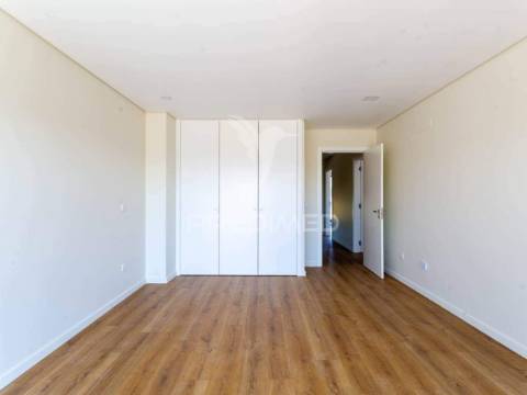 Moradia t4 -condomínio fechado éden entroncamento