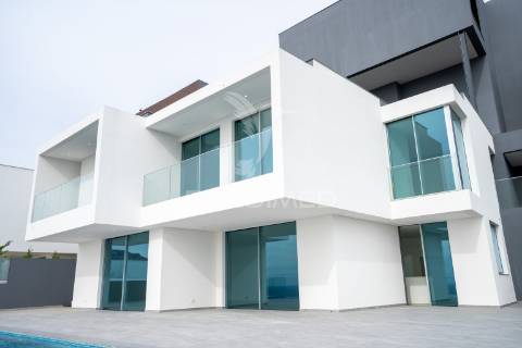 Luxuosa moradia na ilha da madeira