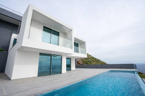 Luxuosa moradia na ilha da madeira