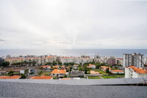 Luxuosa moradia na ilha da madeira