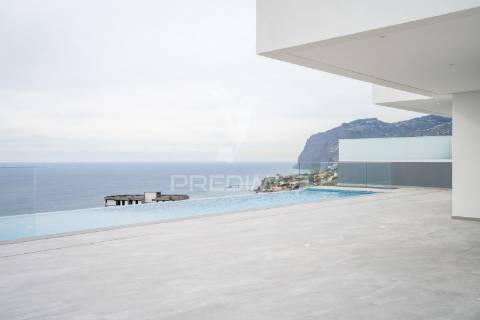 Luxuosa moradia na ilha da madeira