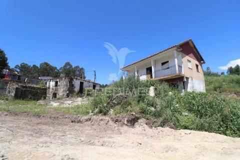 Moradia t3 rodeada da natureza.