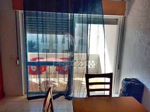 Quarteira - apartamento com 2 quartos / apartment with 2 bedrooms