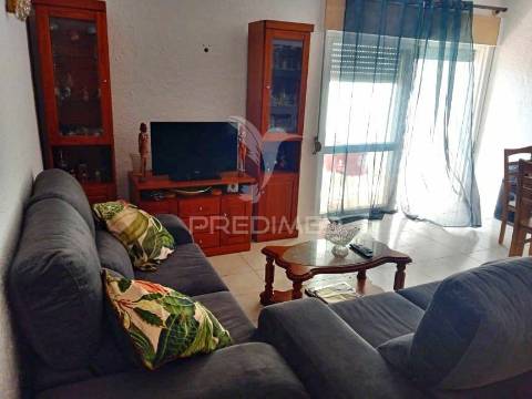 Quarteira - apartamento com 2 quartos / apartment with 2 bedrooms