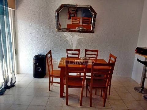 Quarteira - apartamento com 2 quartos / apartment with 2 bedrooms