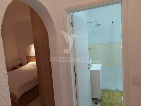 Quarteira - apartamento com 2 quartos / apartment with 2 bedrooms