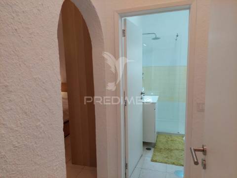 Quarteira - apartamento com 2 quartos / apartment with 2 bedrooms