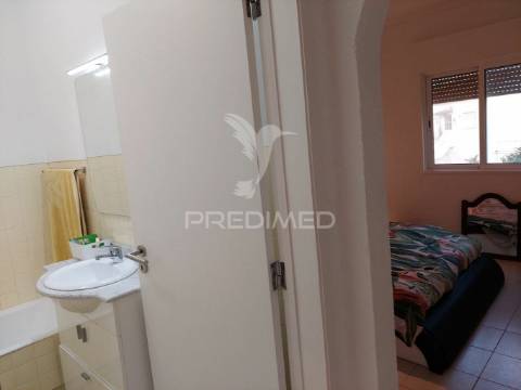 Quarteira - apartamento com 2 quartos / apartment with 2 bedrooms