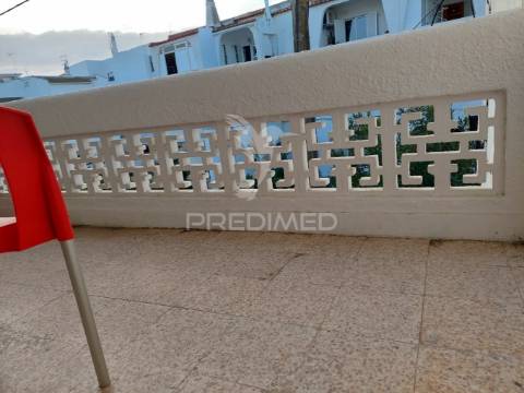 Quarteira - apartamento com 2 quartos / apartment with 2 bedrooms